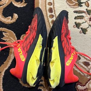 Under armor charged scramjet youth sneakers size 5